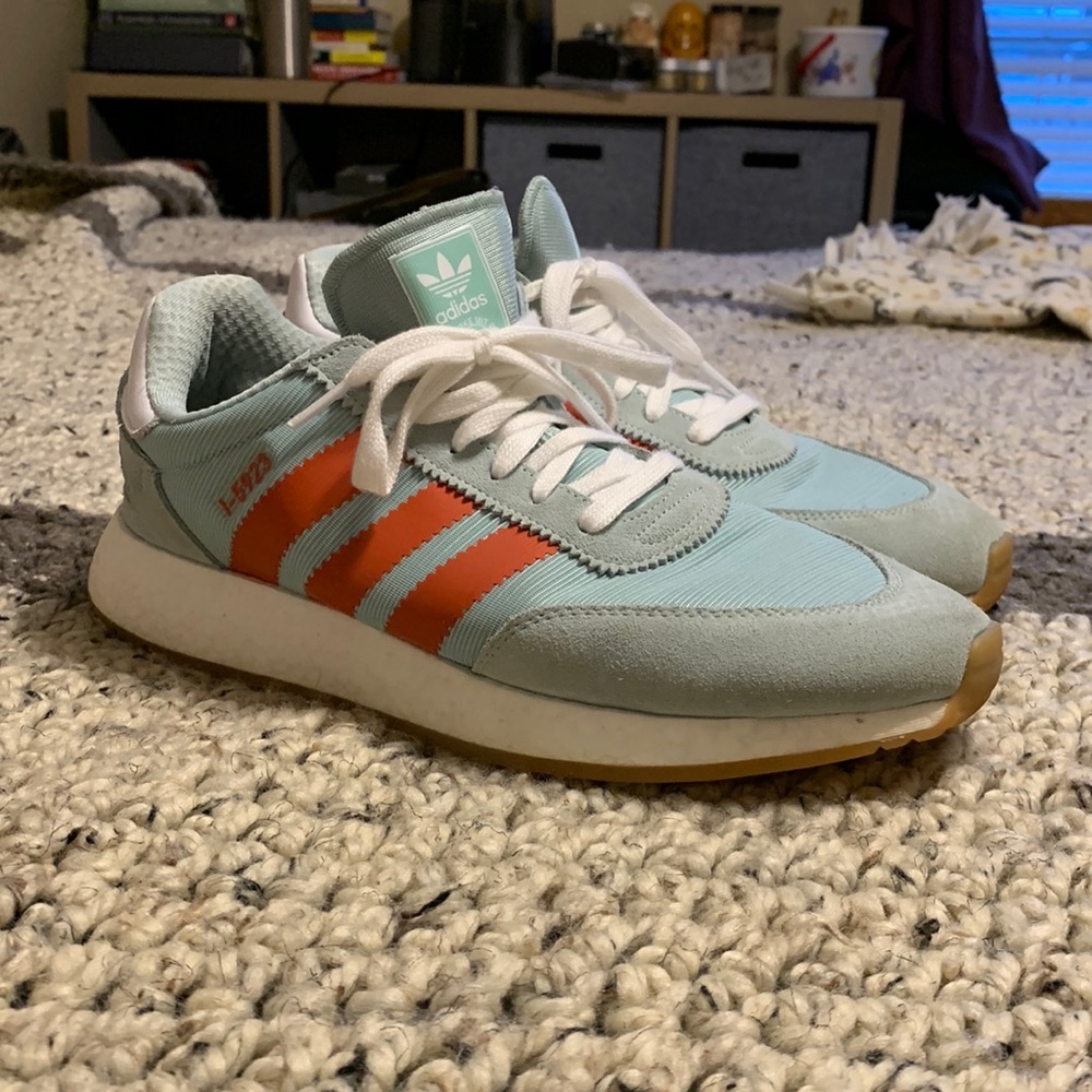 adidas I-5923 Men’s Size 10.5 Sneakers lightly worn